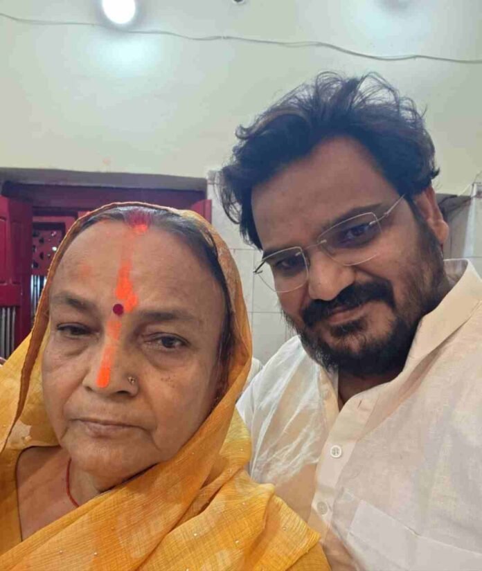 समाजसेवी रुपेश पाण्डेय ,रुपेश पाण्डेय, सरोज पांडेय निधन, चंपारण खबर, बिहार शोक समाचार, समाजसेवी परिवार